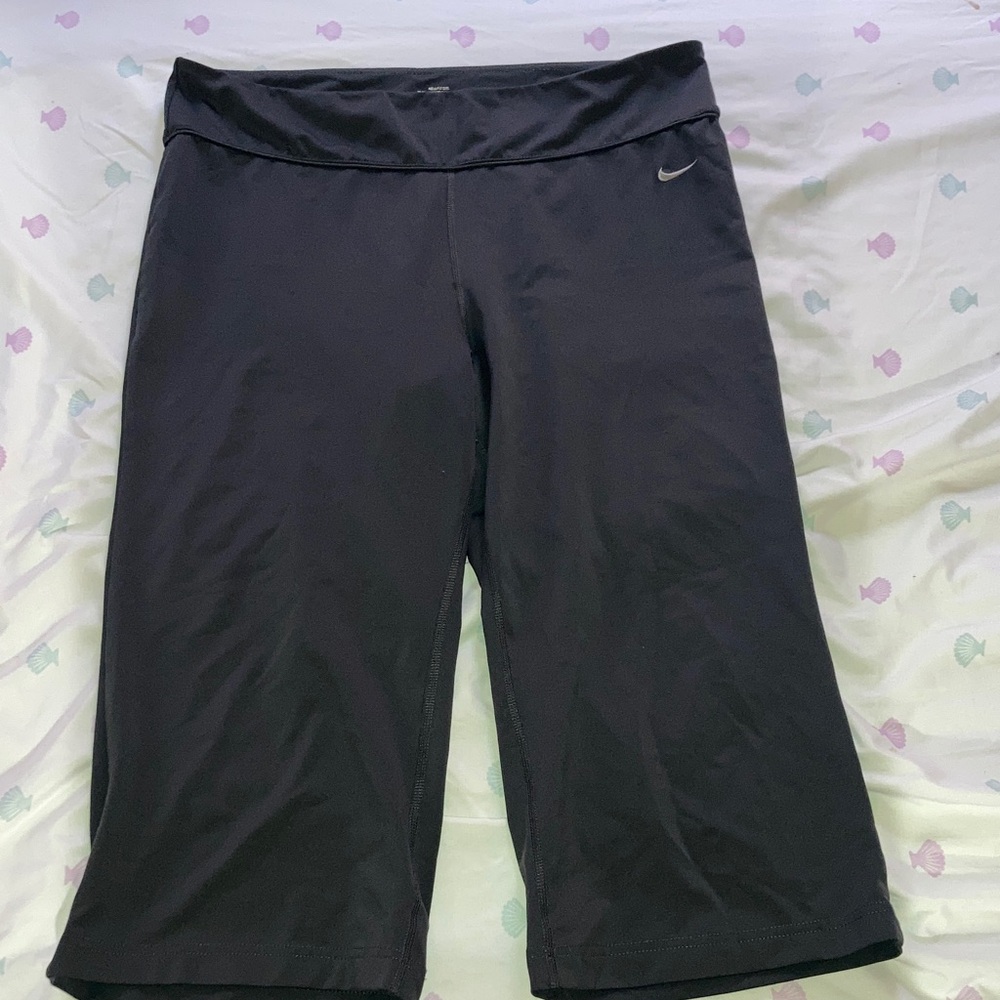 Nike Women's Black Capri dry fit  leggings